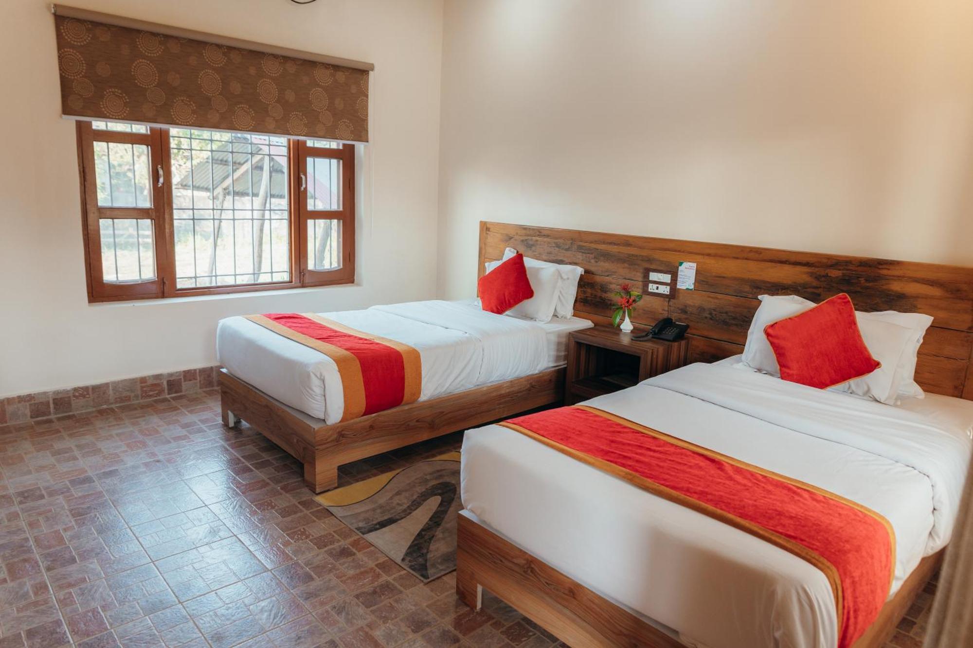 Jungle Safari Lodge- Serenity In The Wild Lodge Sauraha